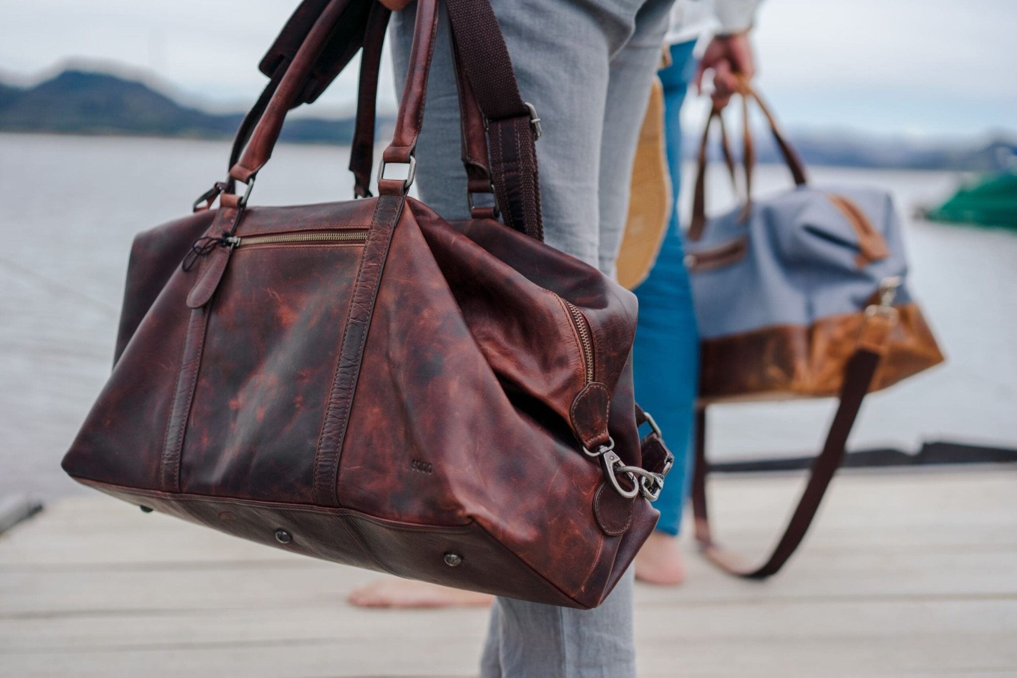 Empacking your travel suitcase - soloio