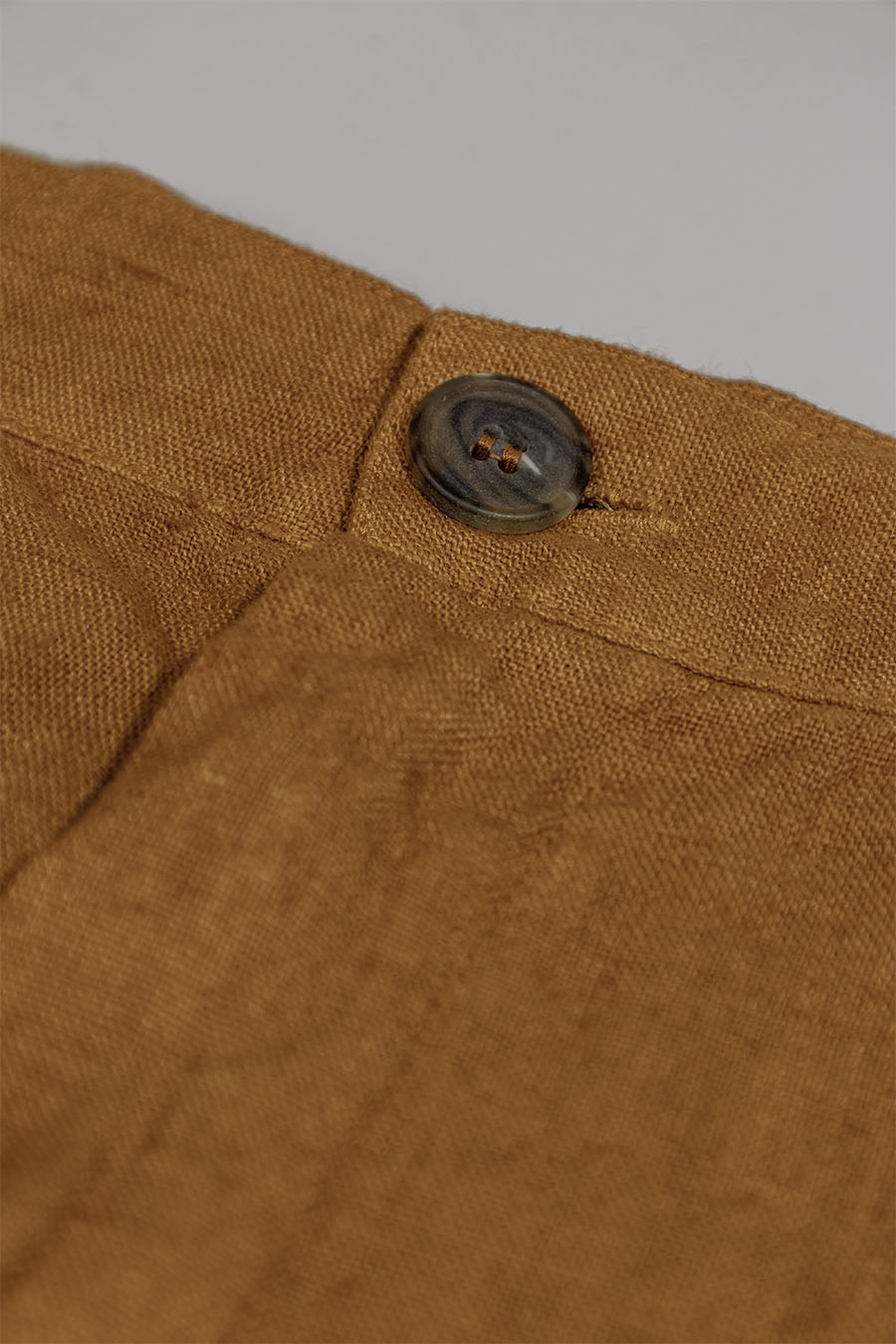 pantalón de lino miel básico para hombre