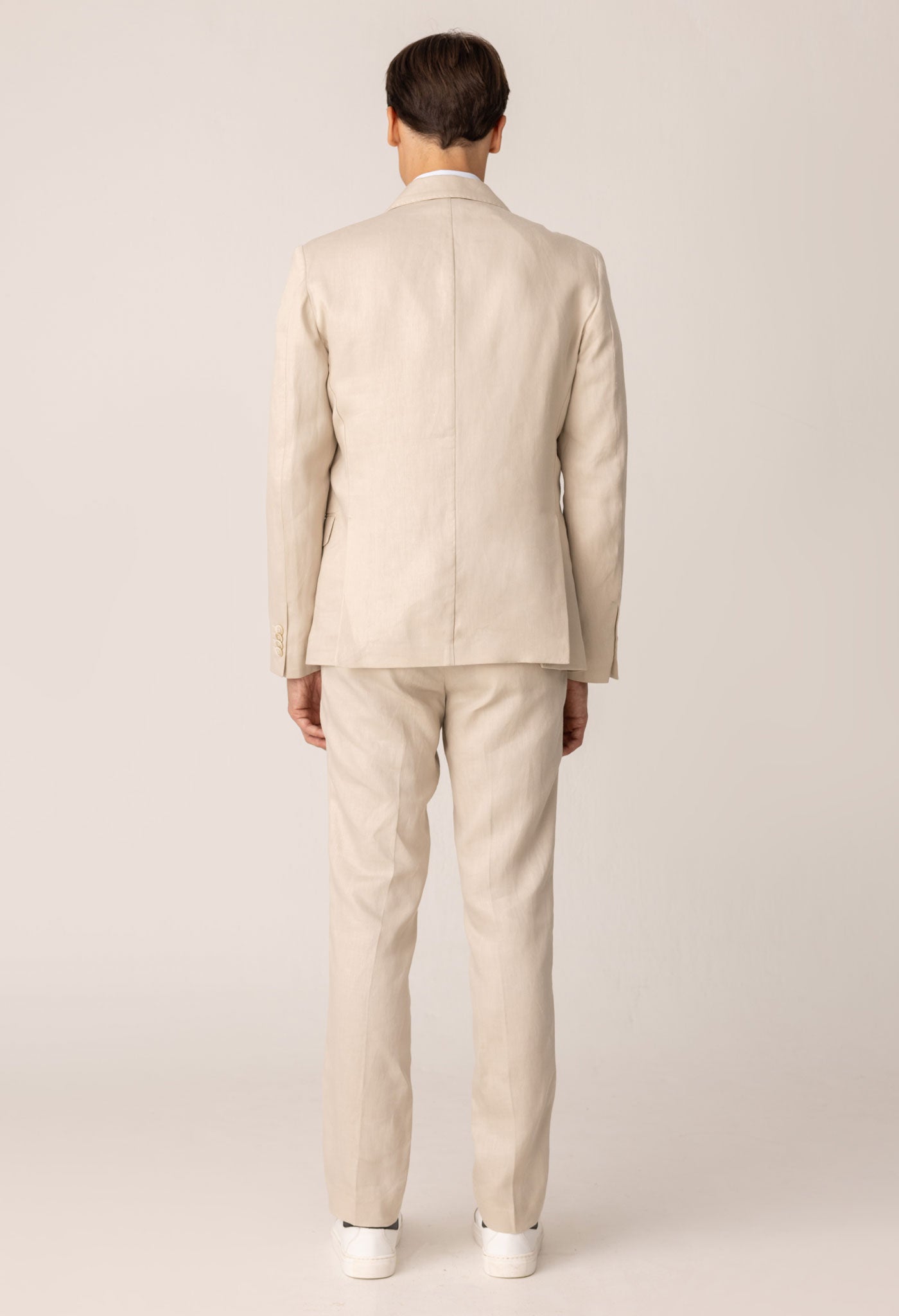 traje vittorio beige
