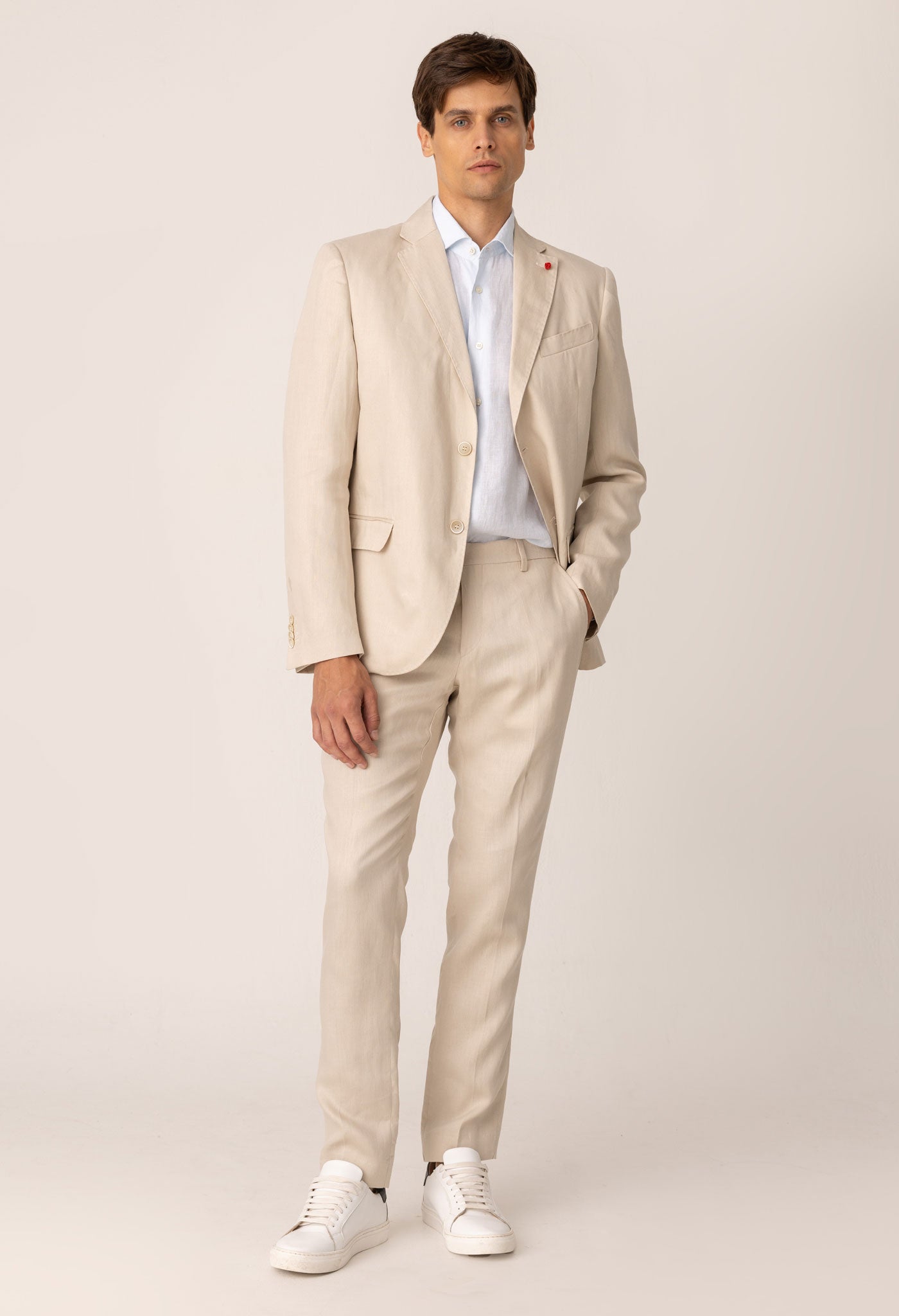 traje vittorio beige