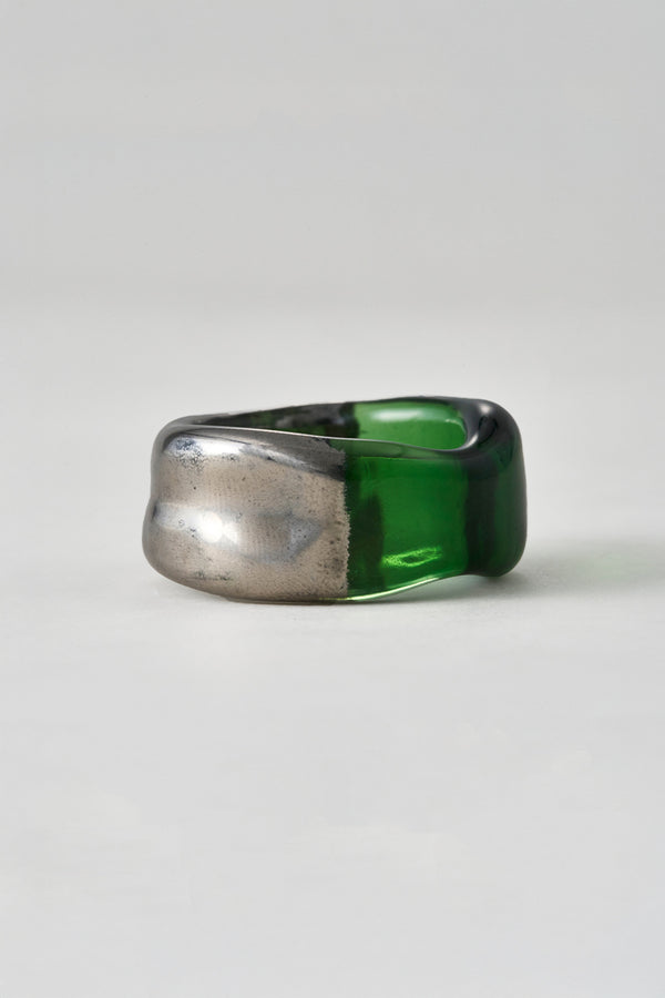 Anillo esmeralda en vidrio y oro blanco