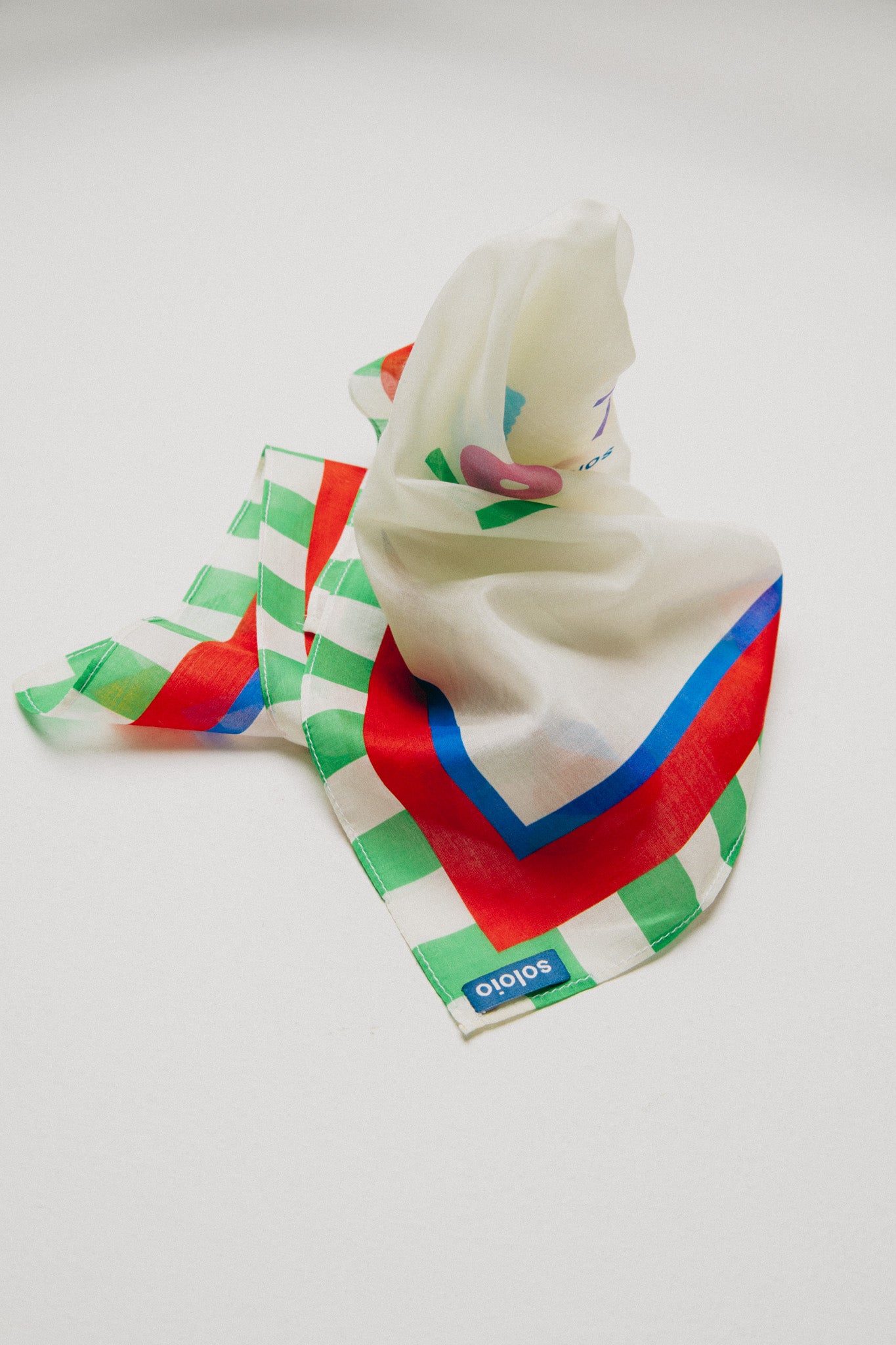 Pañuelo de seda y algodón verde para mujer, ideal para una mamá moderna y fresca
