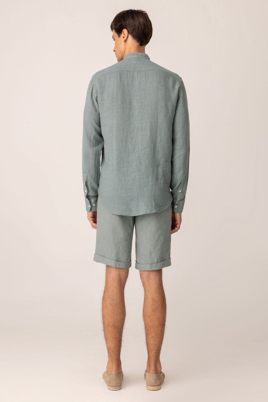bermuda de lino gris para hombre