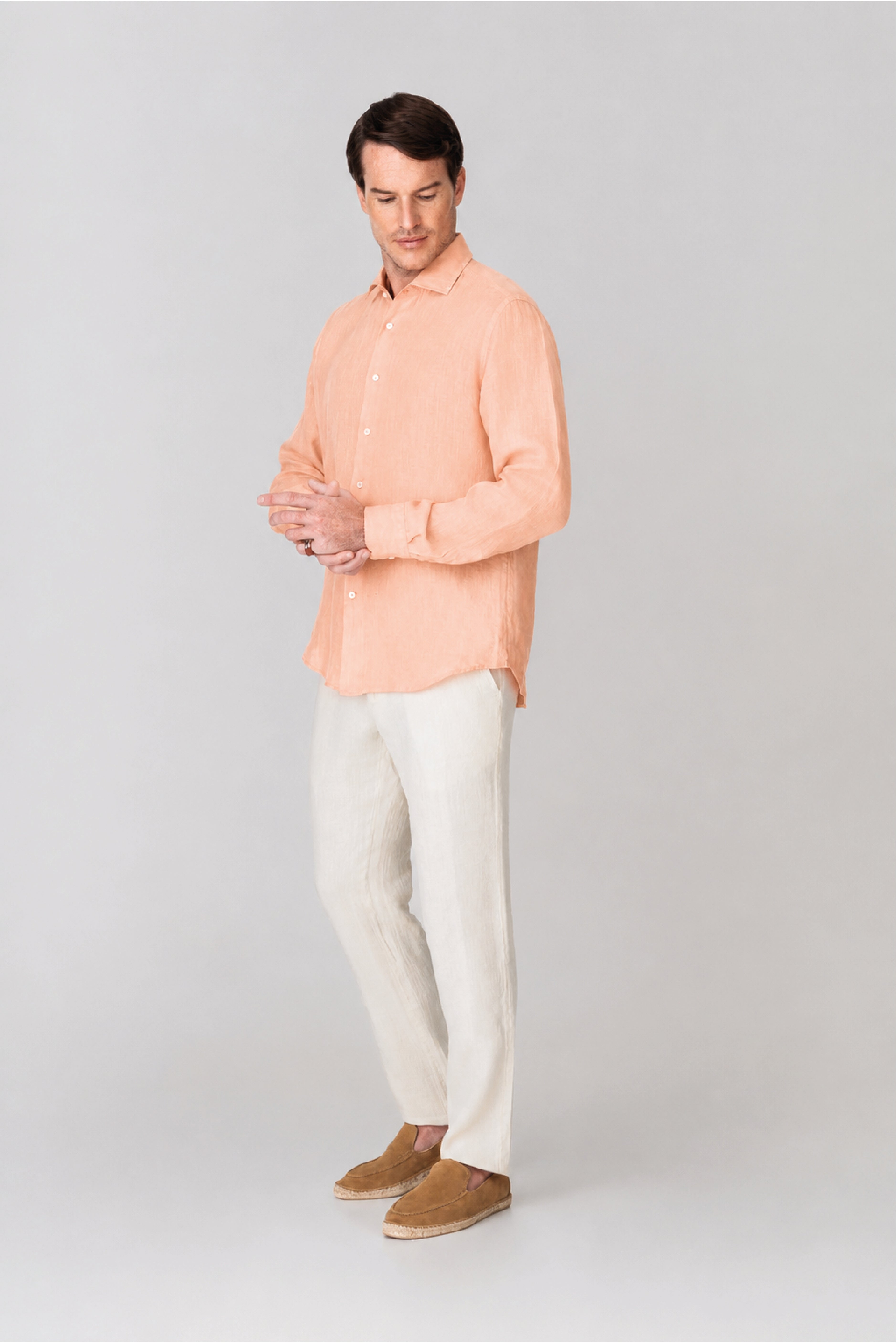 Men's linen shirt peach fuzz