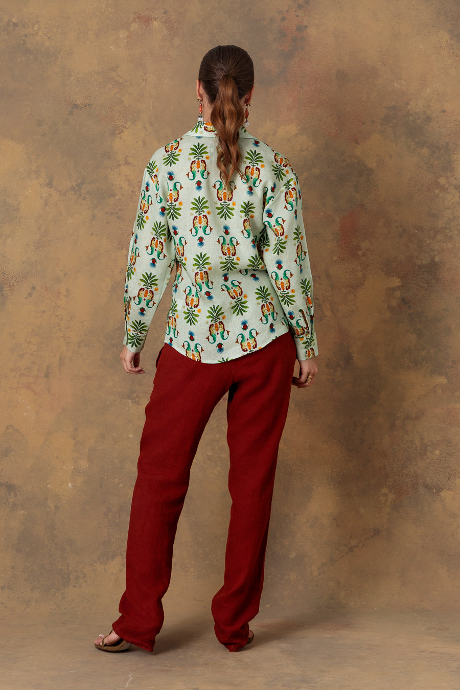 Camisa de lino turquesa para mujer marea