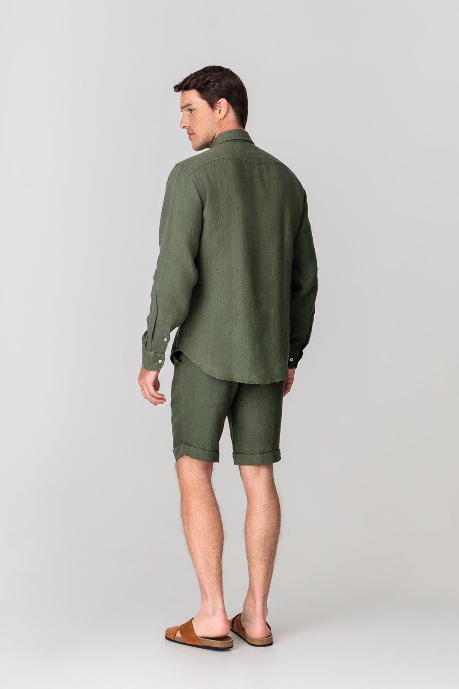 camisa de lino básica verde militar