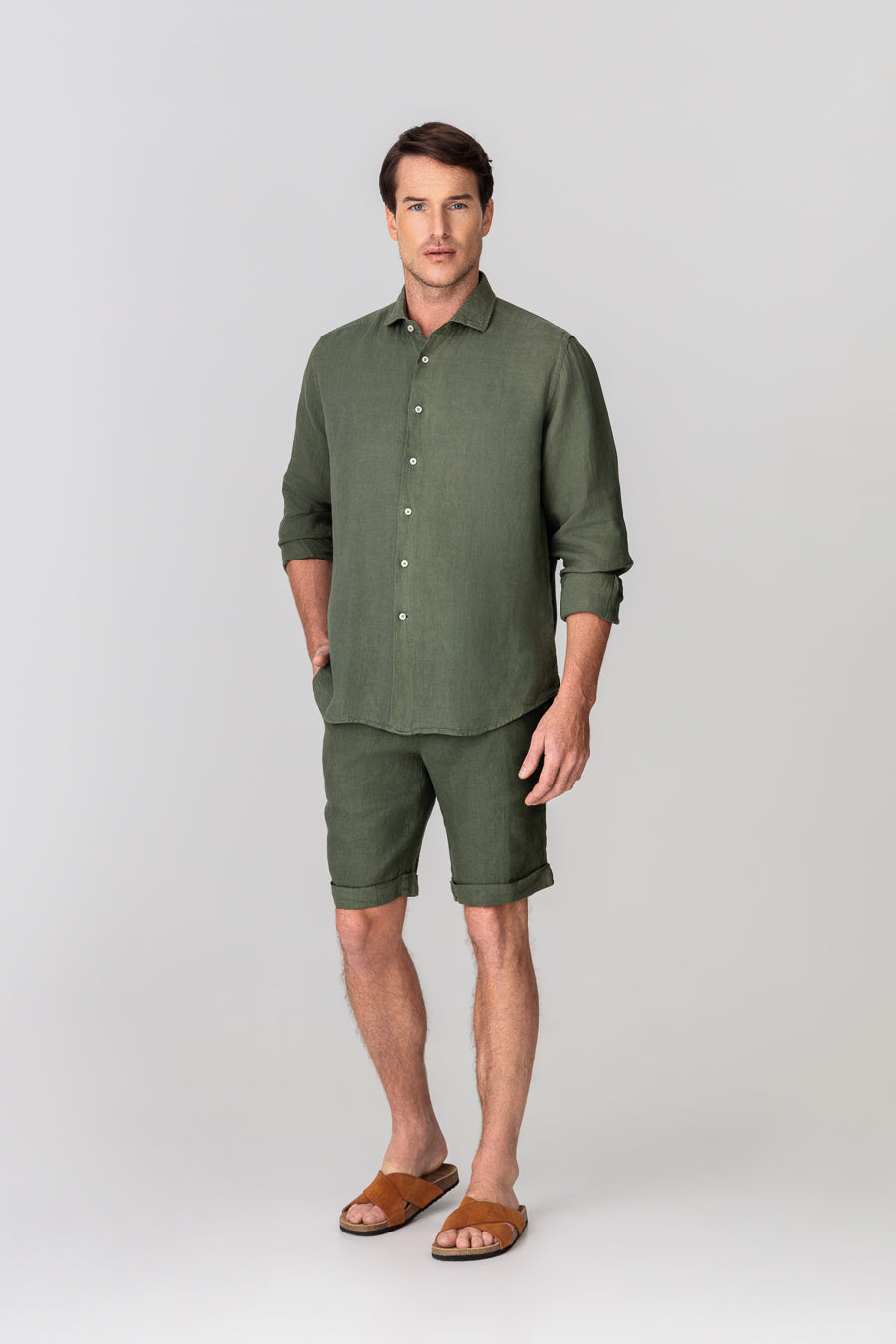 camisa de lino básica verde militar