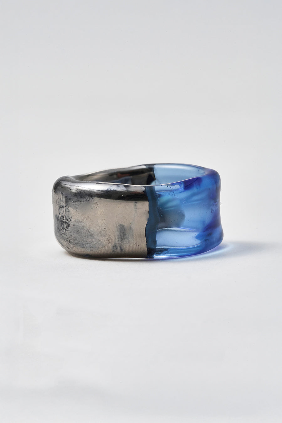Anillo marino en vidrio y oro blanco