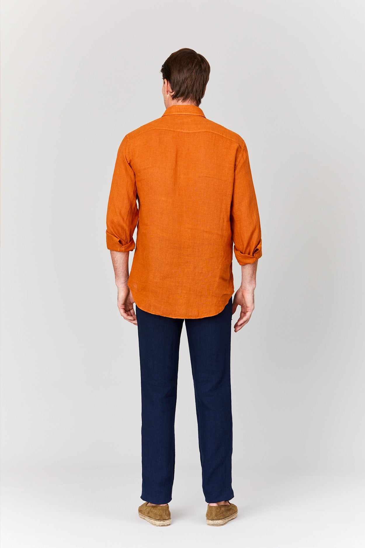 basic linen shirt honey - soloio