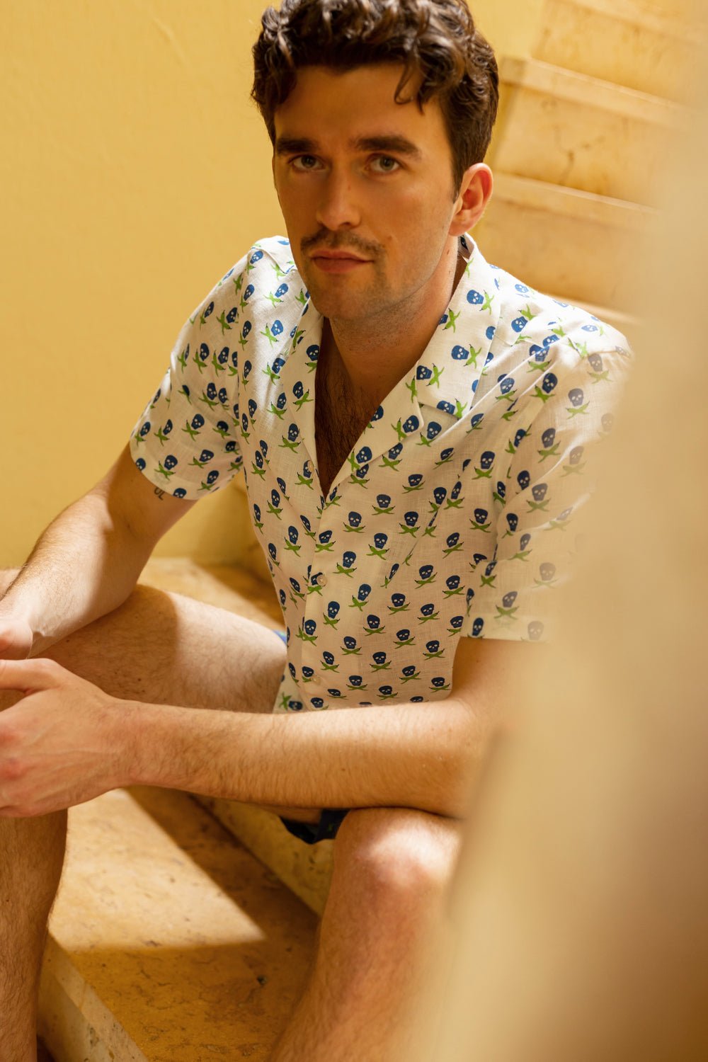 white skull shirt - soloio